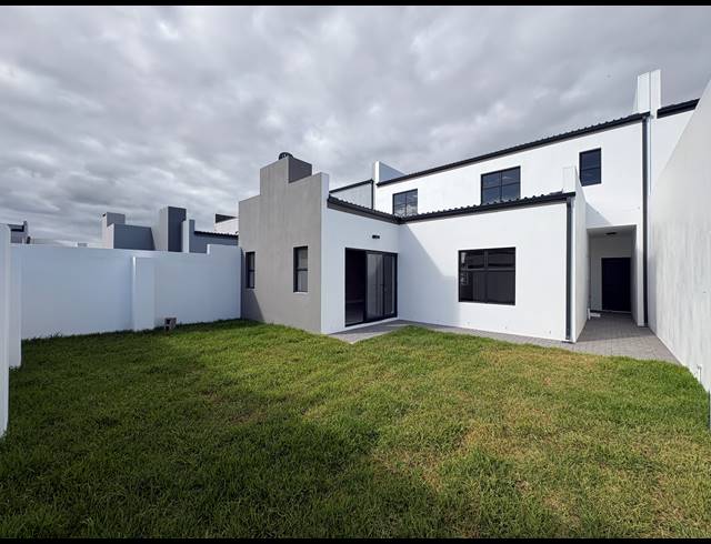 4 BEDROOM FREEHOLD FOR SALE IN SANDOWN